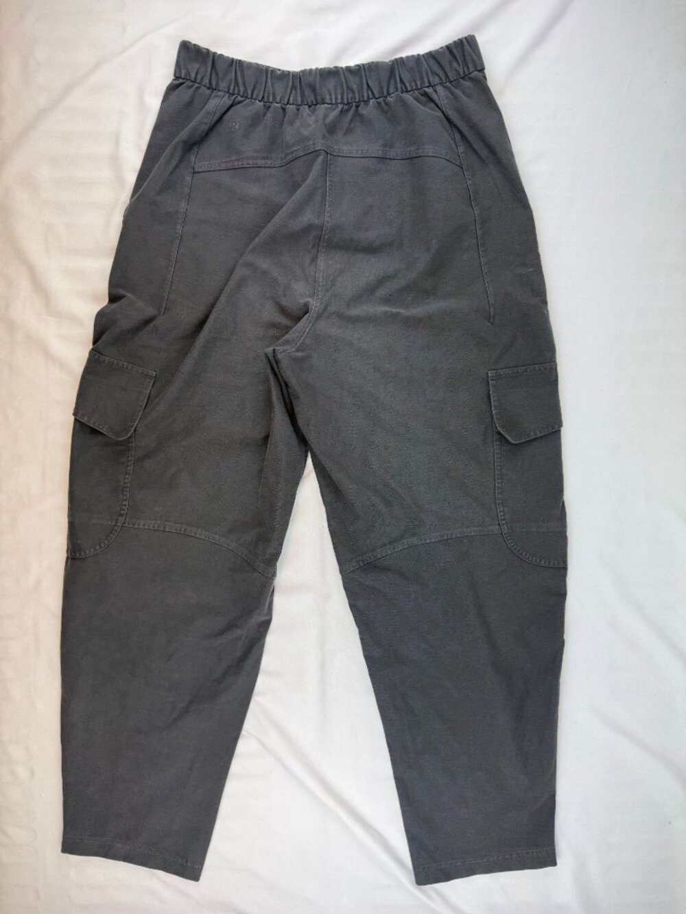 Lululemon Light Utilitech Cargo Pocket High-Rise Crop Size 27 in Graphite Grey - Picture 3 of 10